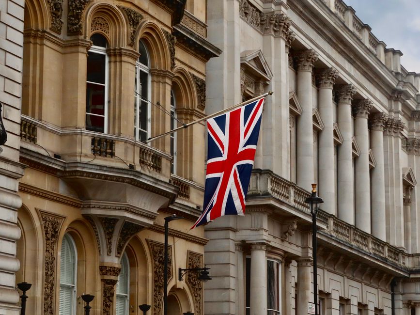 UK Government Borrowing Surges, Increasing Pressure Ahead of Budget
