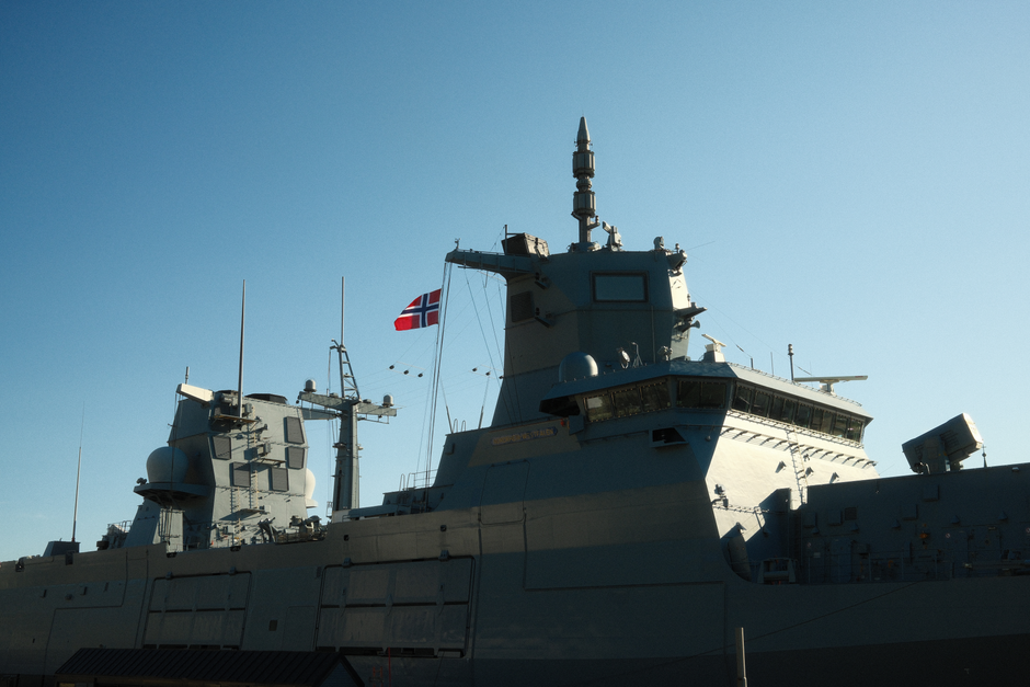 Navy Tech Chief Courts Investors Mid-Flight
