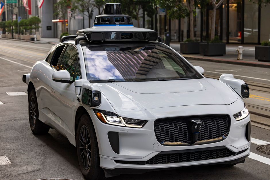 How Zoox Challenges Waymo in the Autonomous Vehicle Market