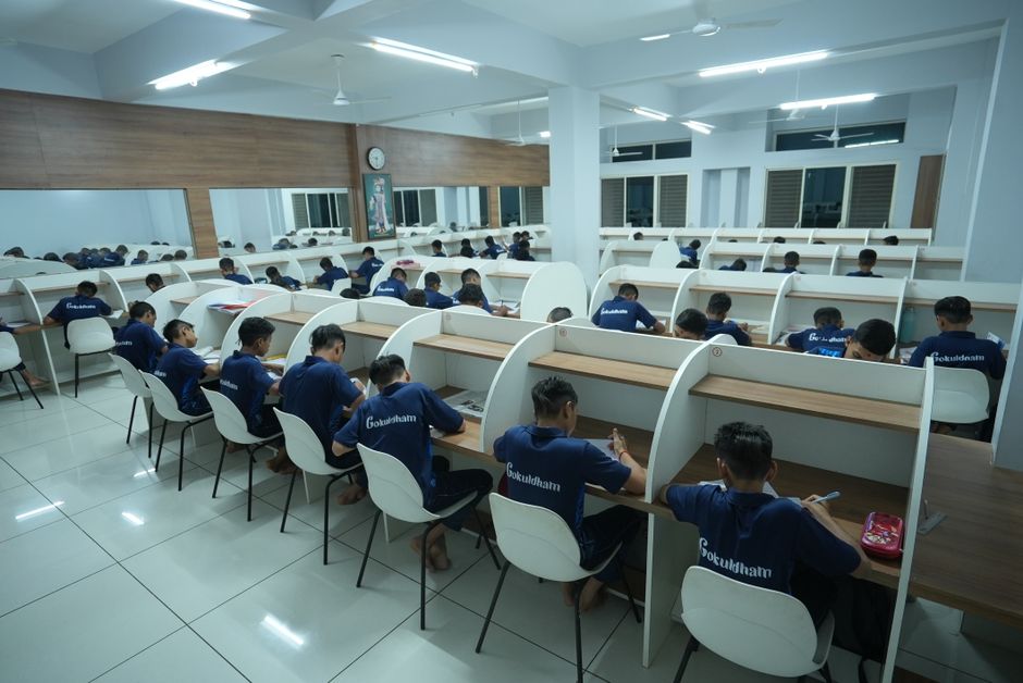 Gujarat Students Access Foreign Study Loans with Higher Limit