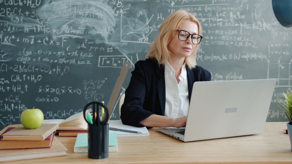 AI Disrupts Traditional Higher Education Structures