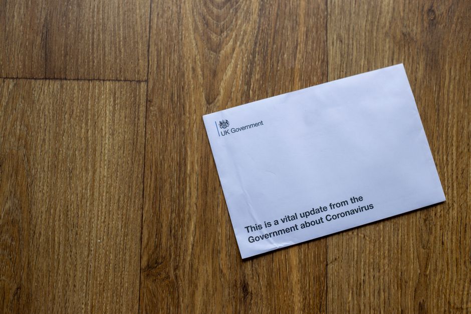 UK Borrowing Surges to £18.3bn, Economic Outlook Dims