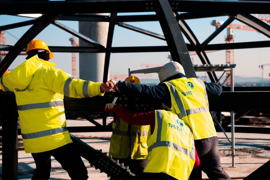 AI Safety Alliance Unites Base Labs, Hugging Face, Goodfire