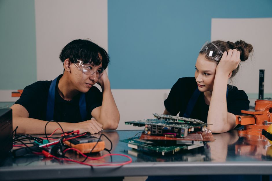Businesses in England Struggle with Apprenticeship Programs