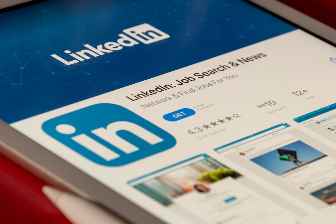 Young Professionals Secure Jobs Through LinkedIn Networking