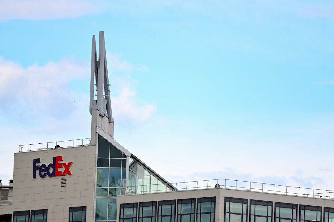 FedEx Partners with Polish Billionaire to Enter European Markets