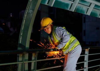 AI and Skills Realignment Redefine Workplace Hierarchies