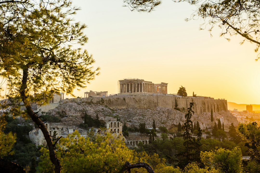 Greece Forecasts Its Economy to Grow Faster Than 2% Next Year
