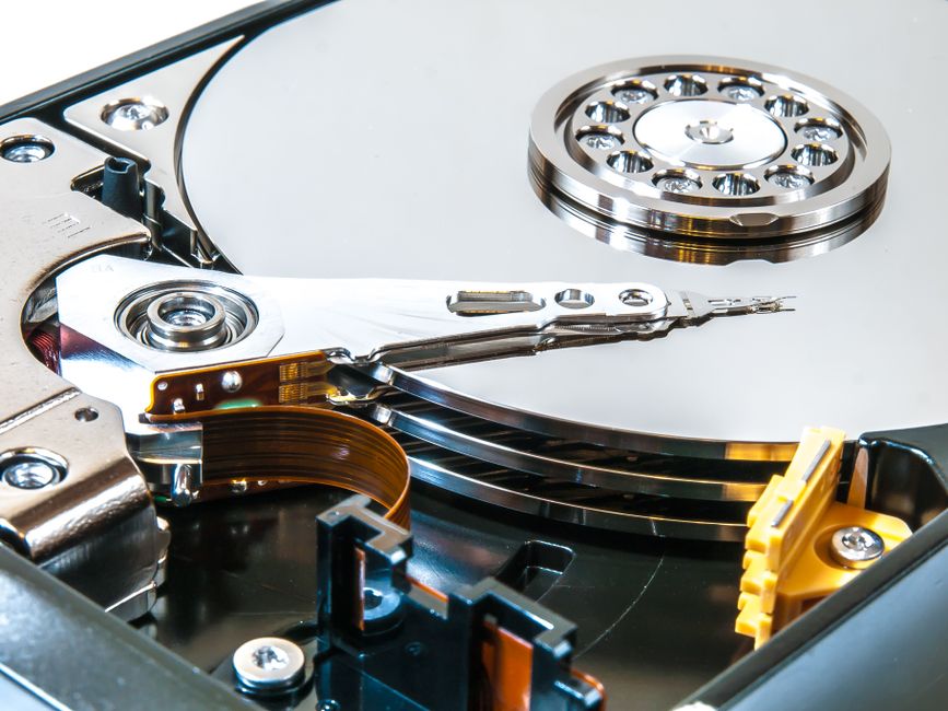 Apple Restricts Mac Disk Access Amid AI Risks