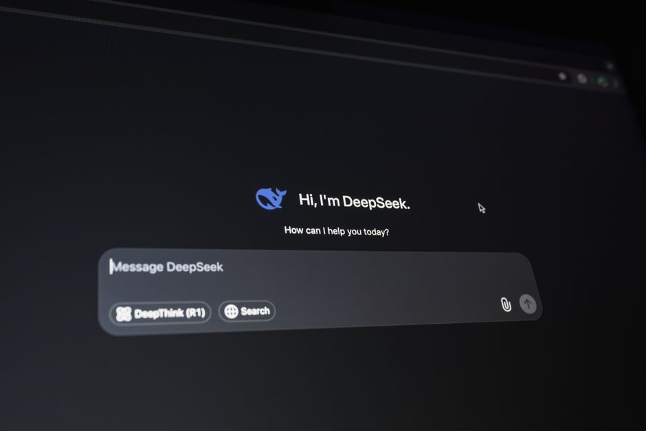 DeepSeek Closes AI Gap with US Rivals to 3%