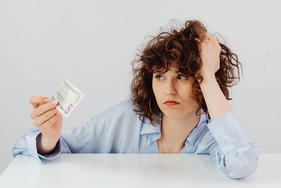 Travel Agent Side Hustle Faces Fee Criticism