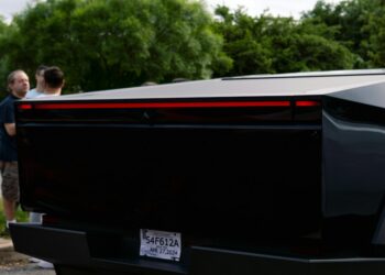 Tesla Unveils Roadster With SpaceX-Developed Thrusters