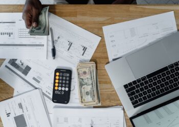 HR adopts data‑driven salary negotiation frameworks